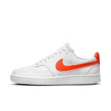 Championes Nike Court Vision Lo NN de hombre, color blanco con detalles en naranja.