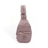 Mochila bandolera negra de Panama Jack, con correa ajustable y cierre de cremallera.