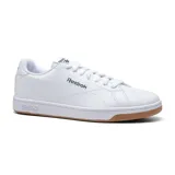 Championes Reebok Court Clean de cuero blanco con detalles en azul marino y suela de goma color caramelo.