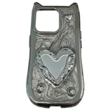 Funda para celular plateada con diseño texturizado y apliques de corazón y strass.