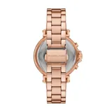 Reloj Michael Kors modelo Maren, color oro rosa, con caja redonda de 40mm, cronógrafo, indicador de fecha y pulsera de acero inoxidable con cierre plegable.