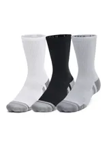 Pack de tres pares de medias deportivas unisex Under Armour Performance Tech Crew, de largo medio, en color blanco, negro y gris. Confeccionadas con tejido transpirable y soporte para el arco del pie.