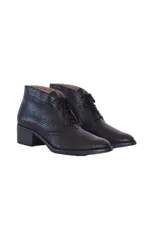 Botines negros de cuero con estampado de escamas, cordones y tacón bloque de 6 cm.