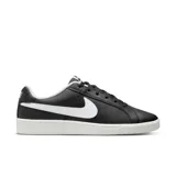 Championes urbanos Nike Court Royale, color negro con detalles en blanco, de cuero sintético.
