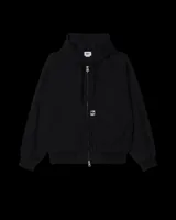 Campera negra con capucha, cierre frontal con cremallera, bolsillo tipo canguro y puños elásticos.