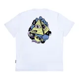 Remera blanca de manga corta con estampado en la espalda de una pirámide con un ojo, manos y un ovni, con el logo de Santa Cruz. Corte clásico.