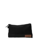 Neceser negro rectangular con cierre superior y etiqueta de cuero con logo de la marca en la parte inferior.