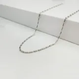 Cadena de plata 925 con eslabones tubulares.