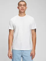 Remera básica de manga corta color blanco.