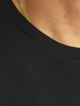 Camiseta negra de manga corta y cuello redondo con estampado en el pecho que dice "Wood Fired Since 1993 Pizza House".