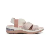 Sandalias con plataforma color rosa, con tiras cruzadas de tela con textura y ajuste elástico en el talón.