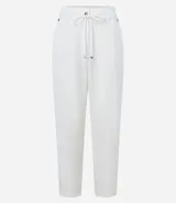 Pantalón de crepé blanco con lazo delantero en la cintura y elástico. Corte recto con botamanga arremangada.