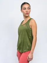 Musculosa deportiva negra de poliéster con logo Umbro estampado en el pecho.