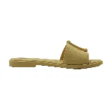 Sandalia Azaleia modelo Alice Soft Flat, color beige, con tira ancha sobre el empeine y plantilla anatómica.