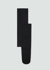 Calcetines de lycra negros, traslúcidos y elásticos.