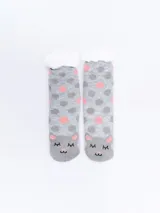 Medias grises con lunares rosas y detalle de gato en la puntera.
