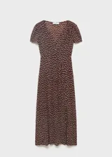 Vestido midi marrón con estampado de lunares blancos, escote en V, mangas cortas abullonadas y corte entallado.