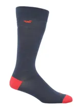 Calcetines largos de bambú color gris oscuro con talón y puntera en color rojo.