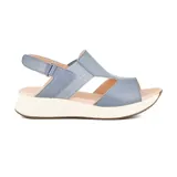 Sandalias negras de cuero sintético con plataforma y ajuste con hebilla.