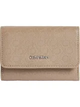 Billetera trifold con monograma de Calvin Klein, color beige.