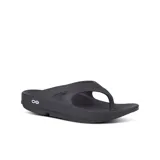 Sandalias negras de goma con tecnología OOfoam para mayor absorción de impacto y soporte en el arco del pie.