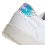 Championes Adidas Breaknet 3.0 de cuero sintético color blanco, con las tres tiras características de la marca en los laterales y suela de goma.