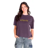 Remera gris oscuro de corte cuadrado con cuello redondo y mangas cortas. Estampado frontal con el logo de Caterpillar en amarillo.