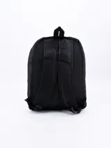Mochila negra de tela sintética con dos compartimentos frontales con cierre y tiradores de cordón.