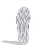 Championes Adidas Streettalk blancos con las tres tiras laterales en negro y logo dorado en la lengüeta.