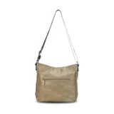 Bandolera color beige con correa larga regulable combinada a tono. Tiene dos bolsillos frontales con cierre, apertura superior con cierre, división interna, bolsillos internos y bolsillo trasero con cierre.