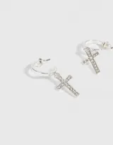 Aros tipo argolla bañados en plata, con dije de cruz con strass.