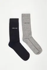 Pack de dos pares de medias Levi's, un par negro y un par gris, con logo en el puño.