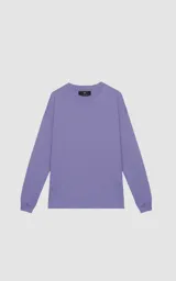 Remera manga larga lila con cuello redondo y puños de ribb al tono, calce regular.