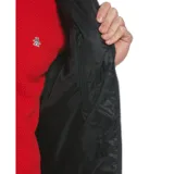 Campera negra matelaseada con cuello alto y cierre frontal.