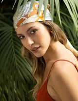 Bandana de satén estampada, marca Barrington, de 70cm x 70 cm.