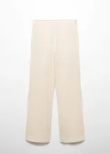 Pantalón de vestir color crudo, de corte recto y tiro medio, con cierre lateral de cremallera.