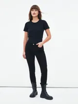 Pantalón jean skinny color azul claro.