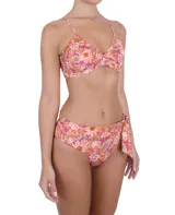 Calzón de bikini de tiro alto con estampado floral en tonos rosa, naranja y blanco. Presenta un lazo decorativo en un lateral.
