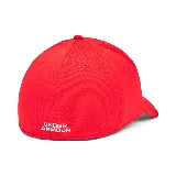 Gorro deportivo Under Armour color rojo con logo blanco bordado en el frente.