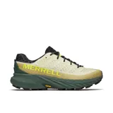 Championes de trail running Merrell Agility Peak 5, color beige con detalles en verde y negro. Cuentan con suela Vibram Megagrip, entresuela de espuma FloatPro y empeine de malla transpirable.