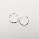 Aros de plata 925 con un diámetro de 20mm y un ancho de 2mm, de diseño sencillo y elegante.