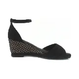 Sandalia Piccadilly color marrón con taco corrido de 6 cm y pulsera al tobillo.