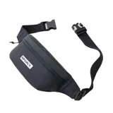 Riñonera negra con logo Rip Curl estampado en blanco.