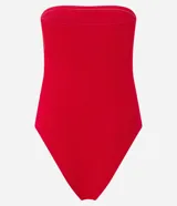 Body marrón de rib sin breteles con detalle contrastante en el escote.