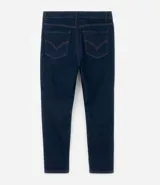 Pantalón de jean skinny azul oscuro, con bolsillos delanteros y traseros, trabillas en la cintura y ajuste elástico interior.