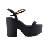 Sandalias negras de plataforma con taco bloque y tira delgada en el empeine y tobillo.
