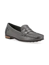 Mocasín Galgo de mujer, confeccionado en cuero color dorado. Diseño clásico y elegante con remache metálico con el logo de la marca.