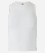 Musculosa blanca básica sin estampa, de cuello redondo y corte ajustado. Confeccionada en tejido de poliamida y elastano.
