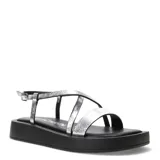 Sandalias plateadas con tiras finas cruzadas y plataforma baja color negro.
