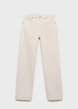 Pantalón de jean color crudo, corte recto, tiro medio, con cinco bolsillos y cierre frontal con cremallera y botón.